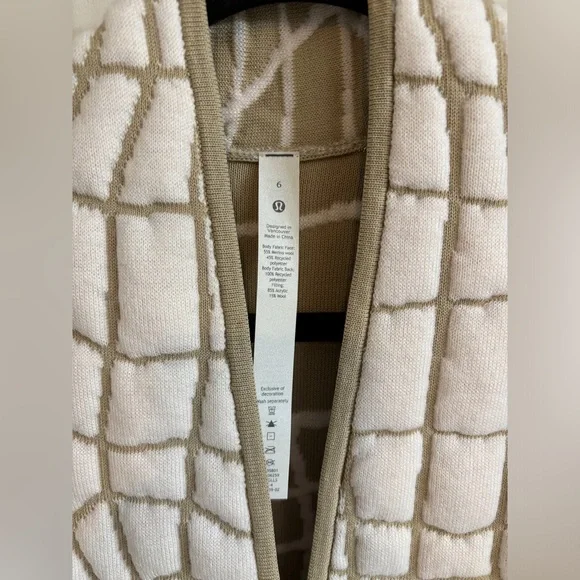 Lululemon 6 Insulated Jacquard Cardigan NWT green cream wool sweater - Picture 3 of 4